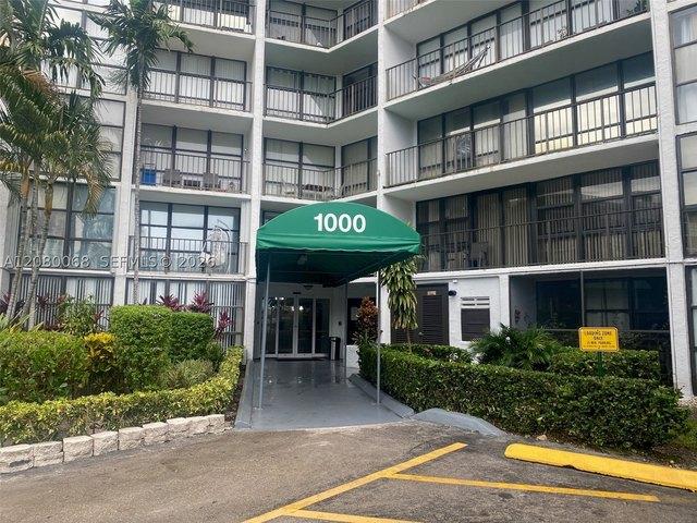 Condo for sale in Hallandale, Florida
