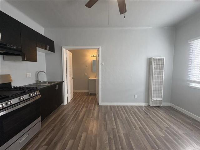 Apartment for rent in Long Beach, California
