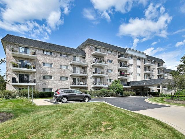 Condo for sale in Wheaton, DuPage County