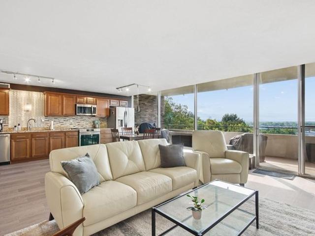 Condo for sale in Grandview Heights, Franklin County