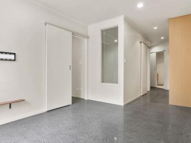 Apartment for rent in Newton, Auckland