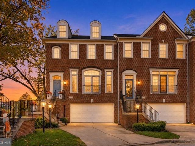 Townhouse for sale in Oakton, Fairfax County