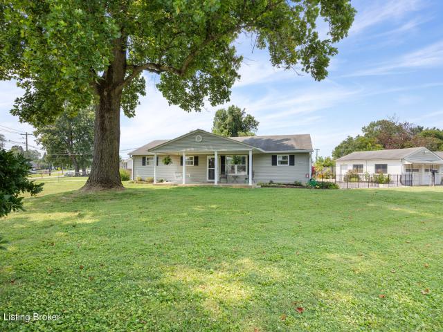 House for sale in Valley, Louisville