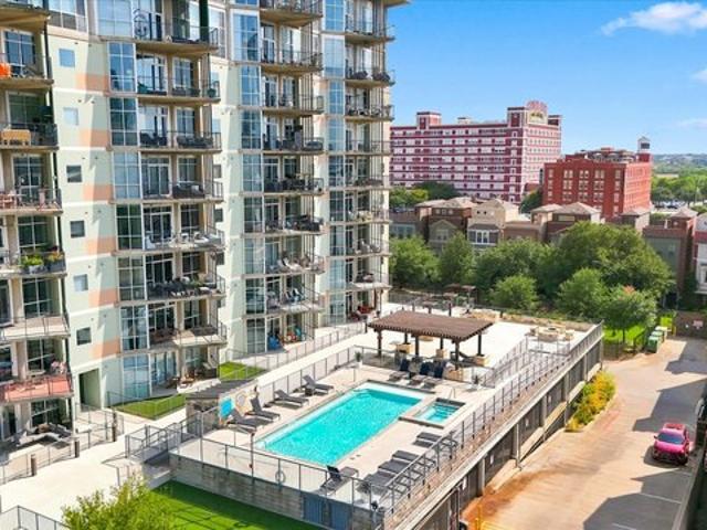 Condo for sale in Dallas, Texas