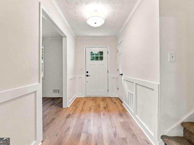 House for sale in Redan, DeKalb County
