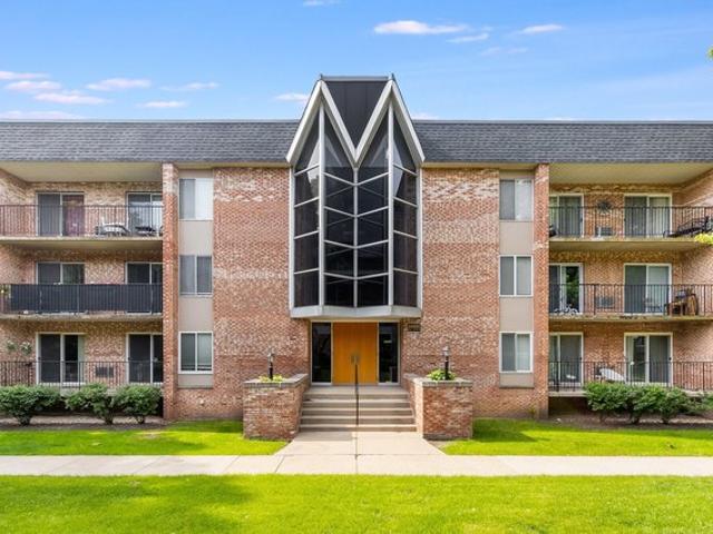 Condo for sale in Naperville, Illinois