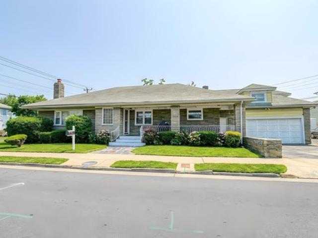 House for sale in Atlantic City, New Jersey