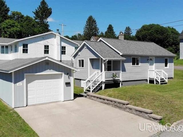 House for sale in Houghton, Michigan