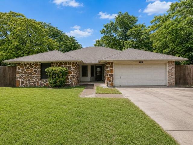 House for sale in Azle, Texas
