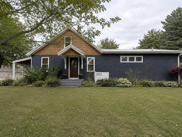House for sale in Fairfield, Illinois