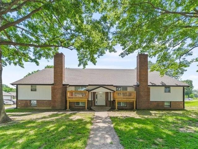 House for sale in Harrisonville, Missouri