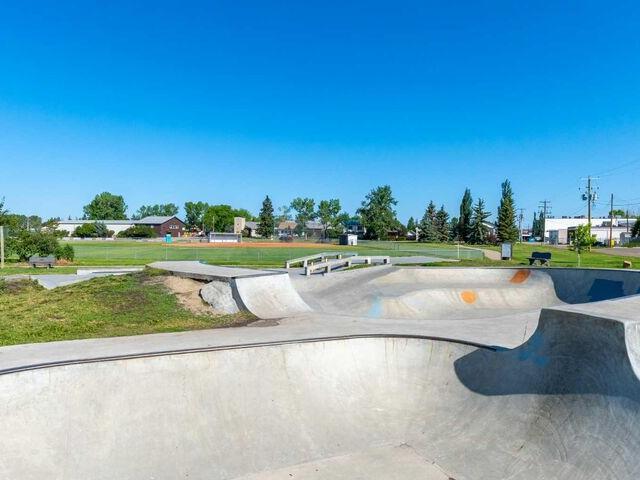 Land for sale in Carstairs, Alberta