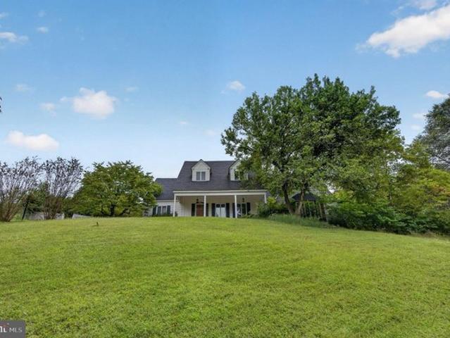 House for sale in Colvin Run Village, Great Falls