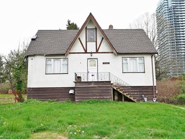 House for sale in City Centre, Surrey