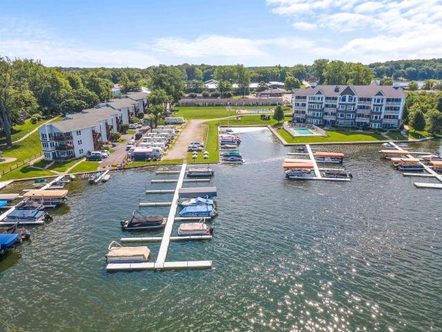 Condo for sale in Syracuse, Indiana