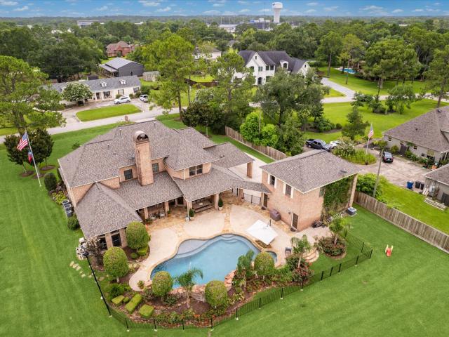 House for sale in Friendswood