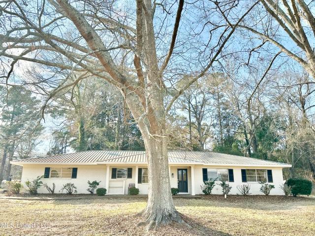 House for sale in Mendenhall, Mississippi