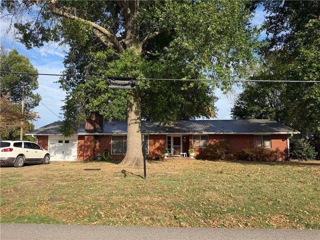 House for sale in Gravette, Benton County