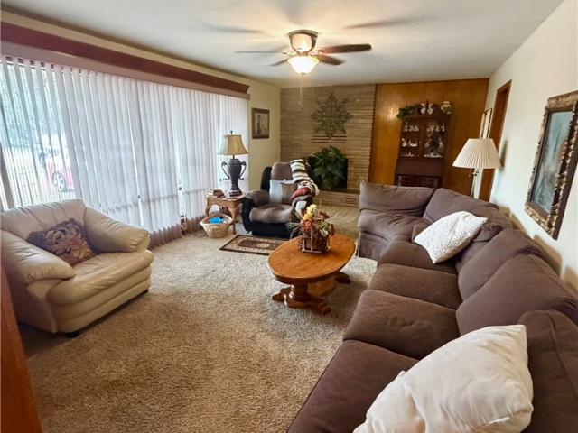 House for sale in Gravette, Benton County
