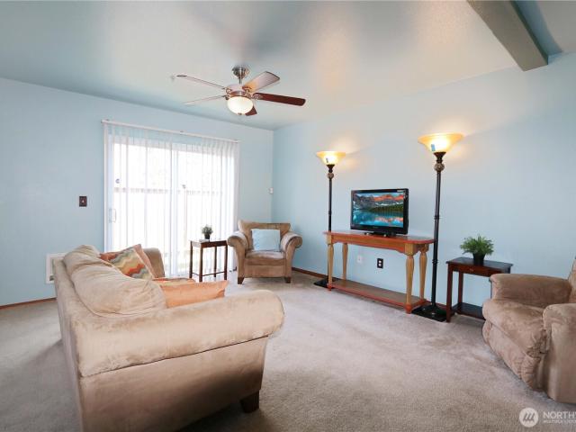 Condo for sale in Washington