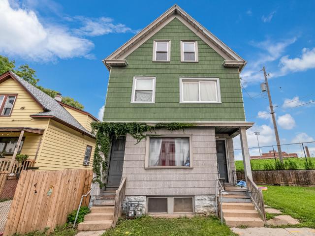 House for sale in Milwaukee, Wisconsin