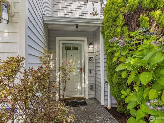 Condo for sale in Holly, Everett