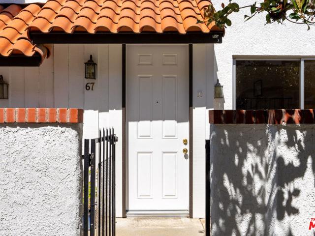 Townhouse for sale in Chatsworth Neighborhood Council District, Canoga Park