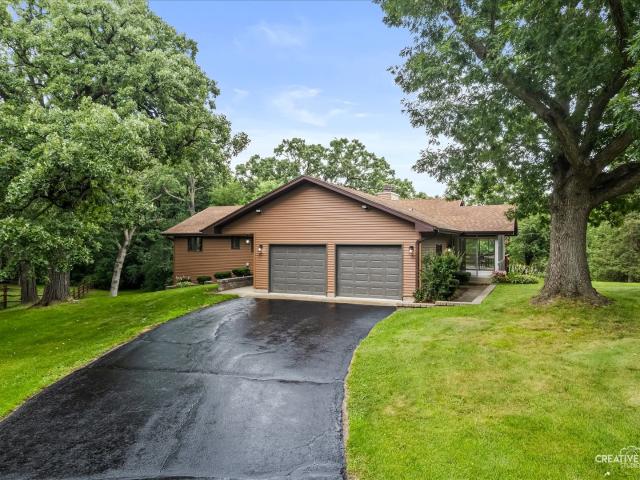 House for sale in Mchenry, Illinois