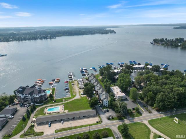 Condo for sale in Syracuse, Indiana