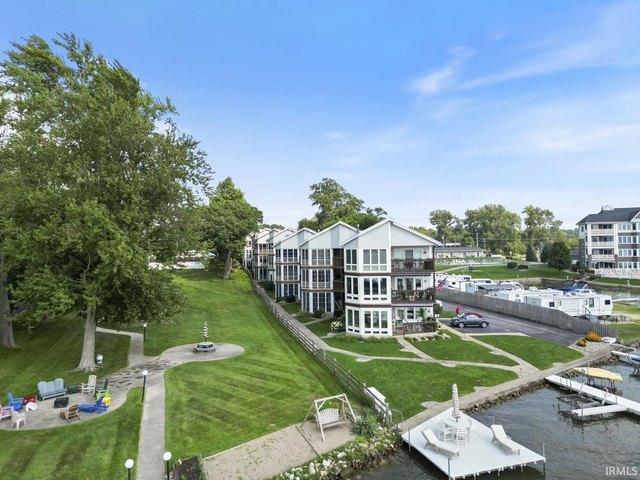 Condo for sale in Syracuse, Indiana