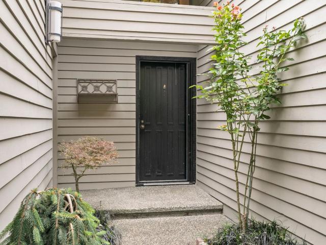Townhouse for sale in Kirkland