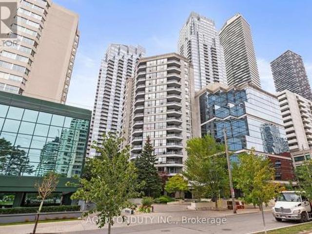Condo for sale in Toronto—St. Paul's, Toronto