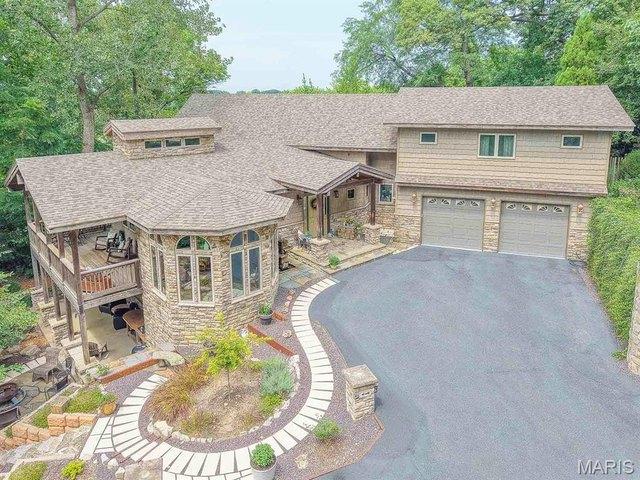 House for sale in Edwardsville, Illinois
