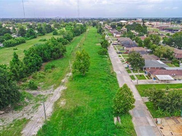 Land for sale in Chalmette, Louisiana