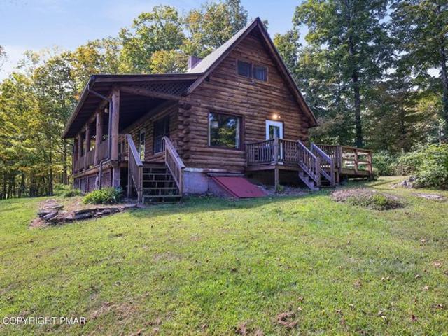 House for sale in Lake Ariel, Pennsylvania