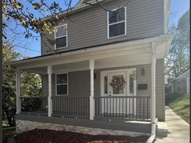 House for sale in Doctor Heights, Monaca