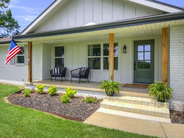 House for sale in Cashion, Oklahoma