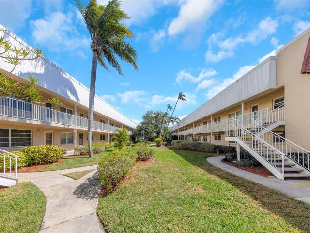 Condo for sale in Seminole, Florida