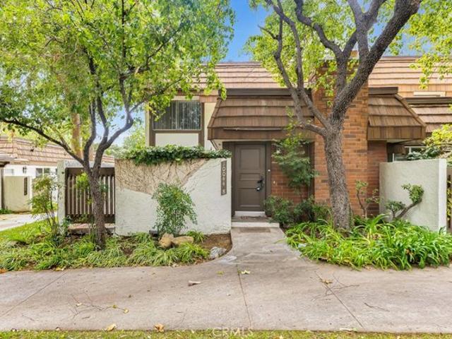 Townhouse for sale in Chatsworth, California