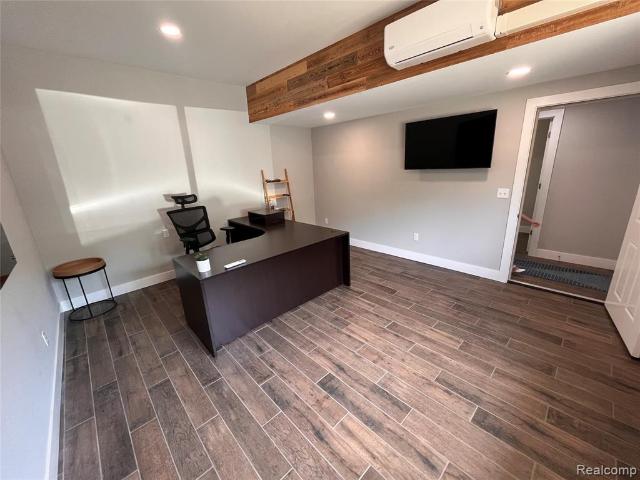 Commercial for sale in Hartland, Michigan