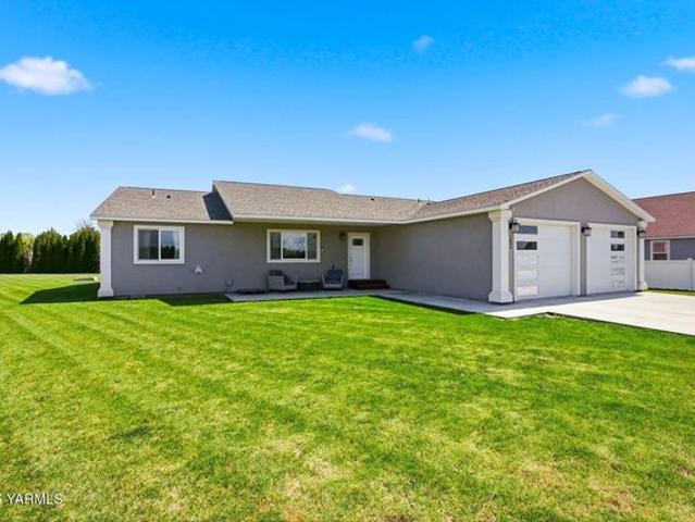 House for sale in Granger, Washington