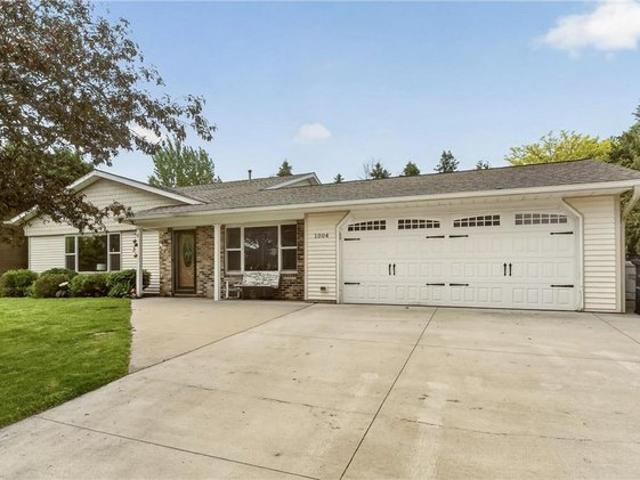 House for sale in Dodge Center, Minnesota