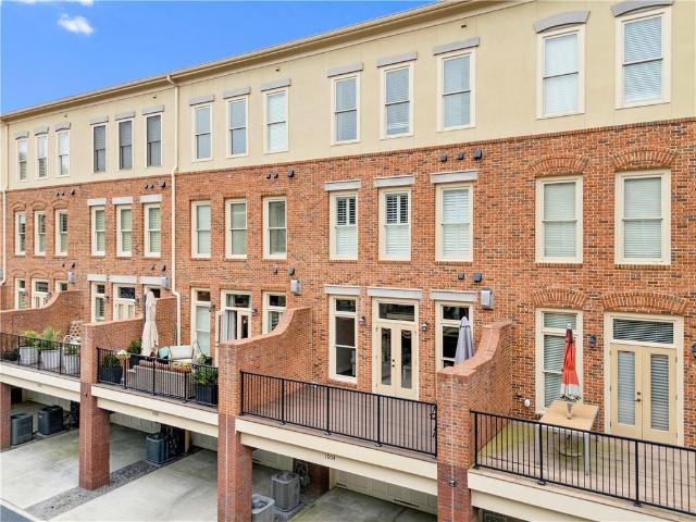 Townhouse for sale in Sandy Springs, Georgia
