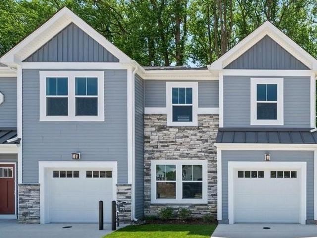Townhouse for sale in Virginia