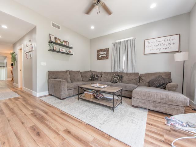 House for sale in Hope, Indiana