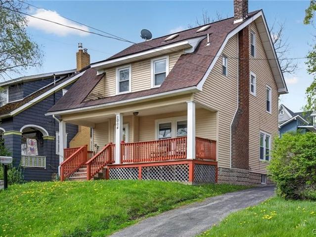 House for sale in Syracuse, New York