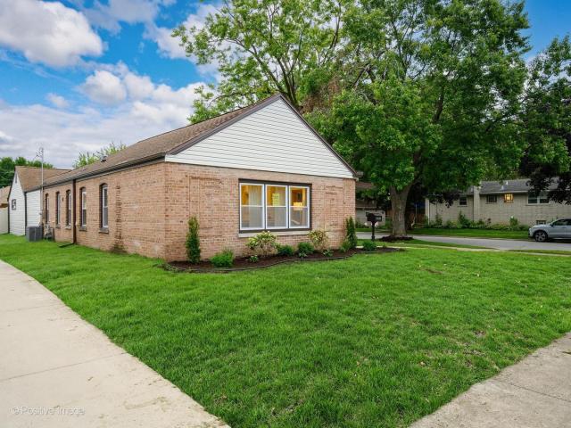 House for sale in Evergreen Park, Illinois