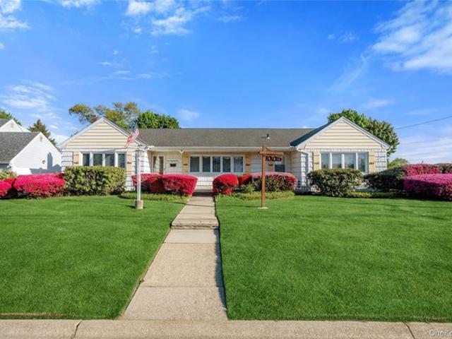 House for sale in Babylon, New York