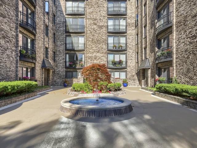 Condo for sale in River Forest, Illinois