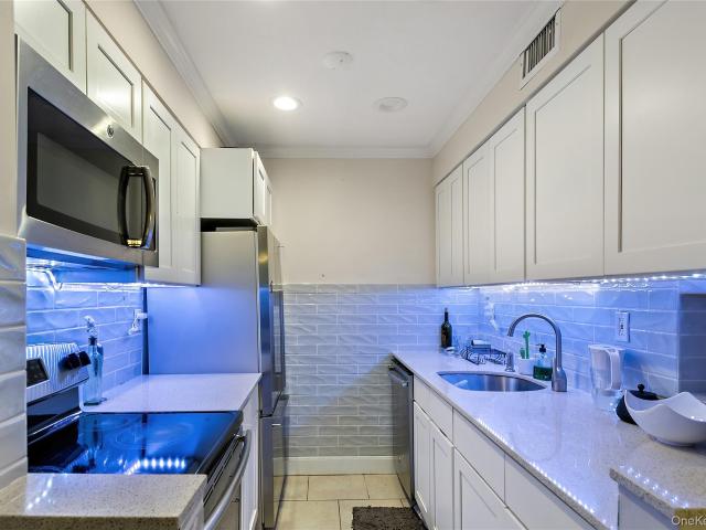 Condo for sale in Hartsdale, New York